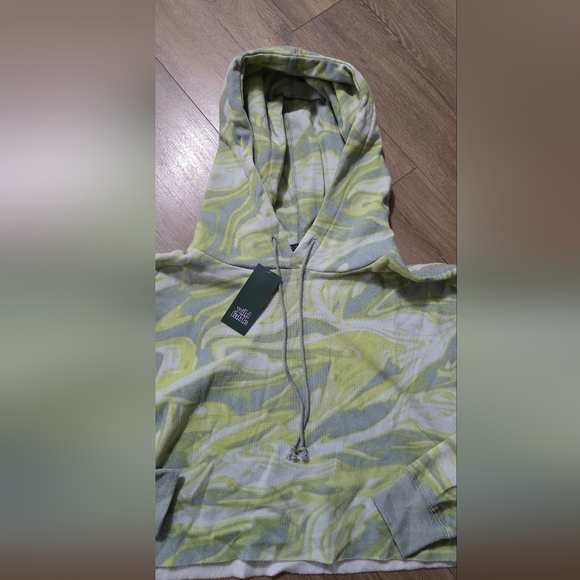 Wild Fable Lime and White Swirl Hoodie - Picture 2 of 2